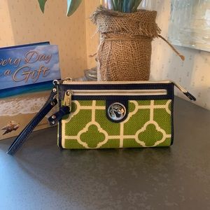 SPARTINA 449 Linen wallet, Green and Cream with Navy Leather trim, zip closure.